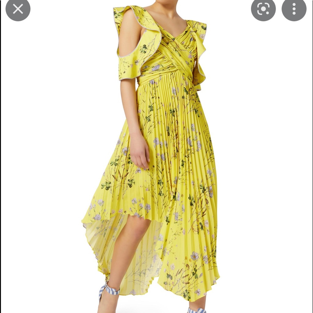 The most beautiful yellow dress of all time